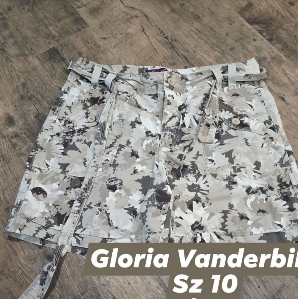 Gloria Vanderbilt Womens shorts sz 10 - Picture 1 of 3